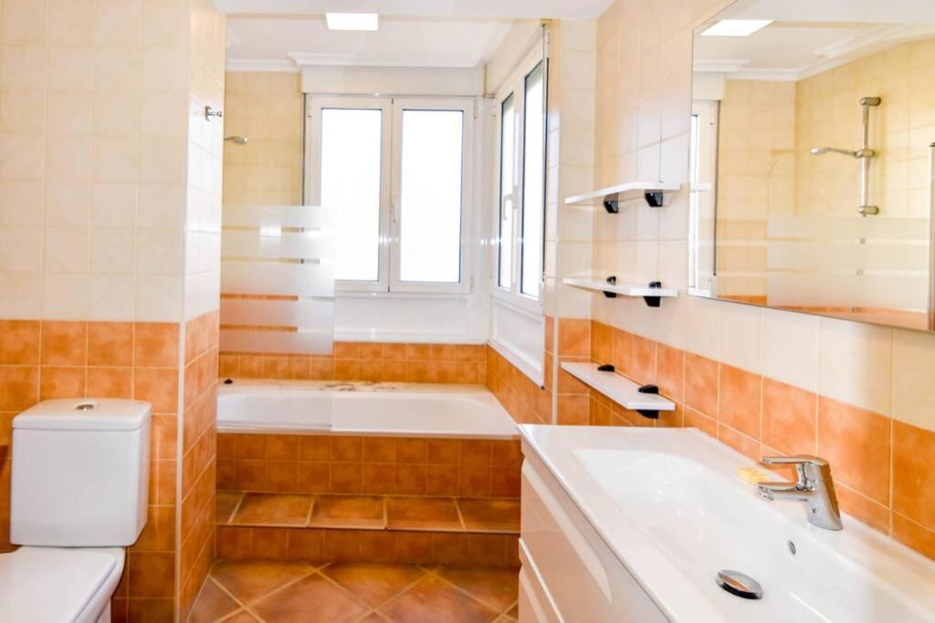 Cómodo apartamento en Puertochico, cerca de todo. Santander Exterior foto